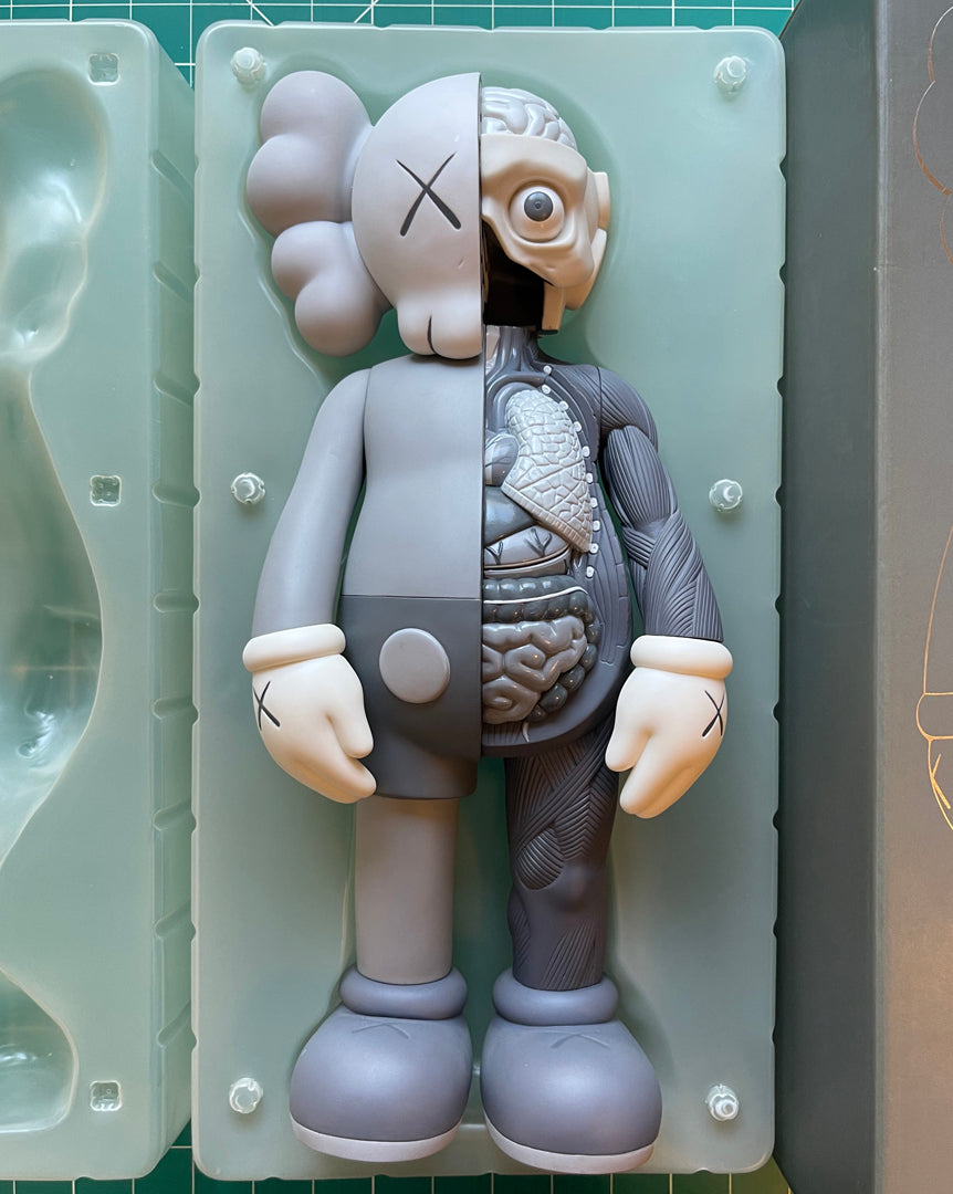 Kaws 5yl Grey Dissected Companion 2006 Kaws 5yl Grey Dissected Companion 2006